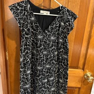 LOFT Black Floral Embroidered Flutter Sleeve 100% Cotton Shift Dress-Small